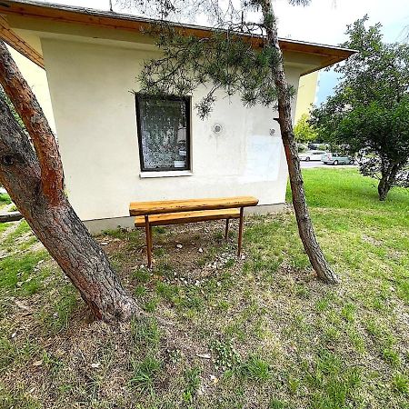 Minidomecek Apartment Зноймо Екстериор снимка
